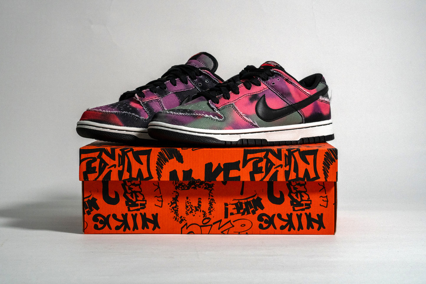 Nike Dunk Low Graffiti Black Pink